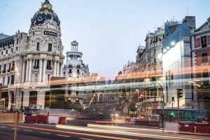 Edificio Metrópolis de Madrid, símbolo de constituir una SL urgente con MiempresaYA en 48 horas